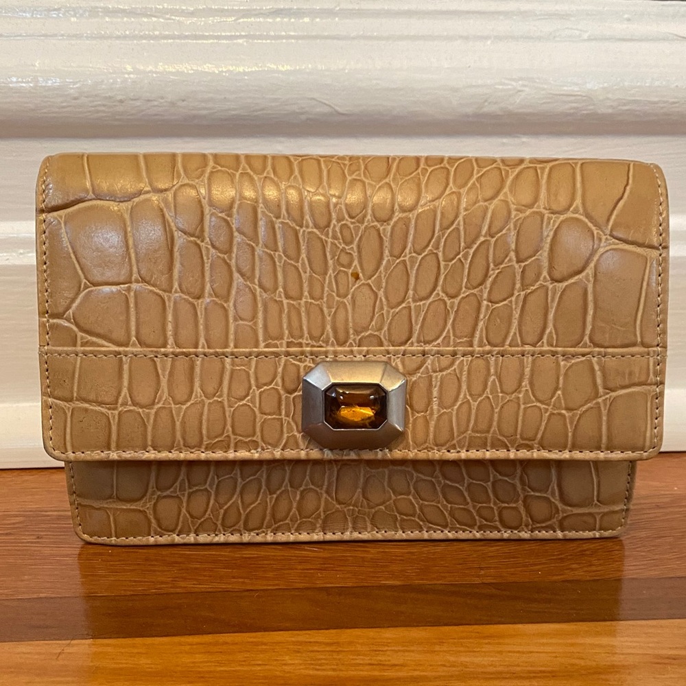 Vintage beige leather clutch
